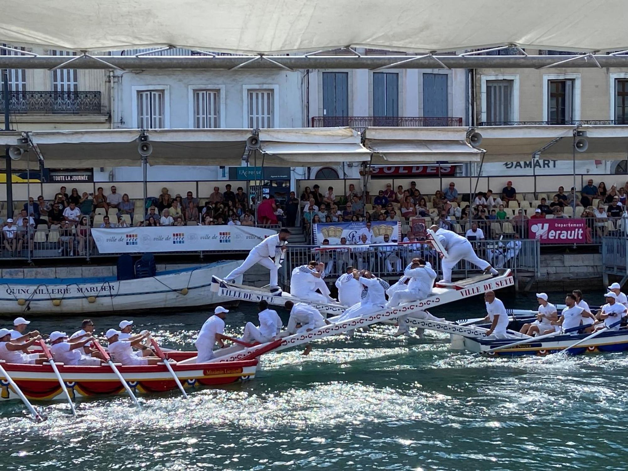Lemodernlounge, Hebergement Cosy Moderne Spacieux Balaruc-les-Bains Bagian luar foto